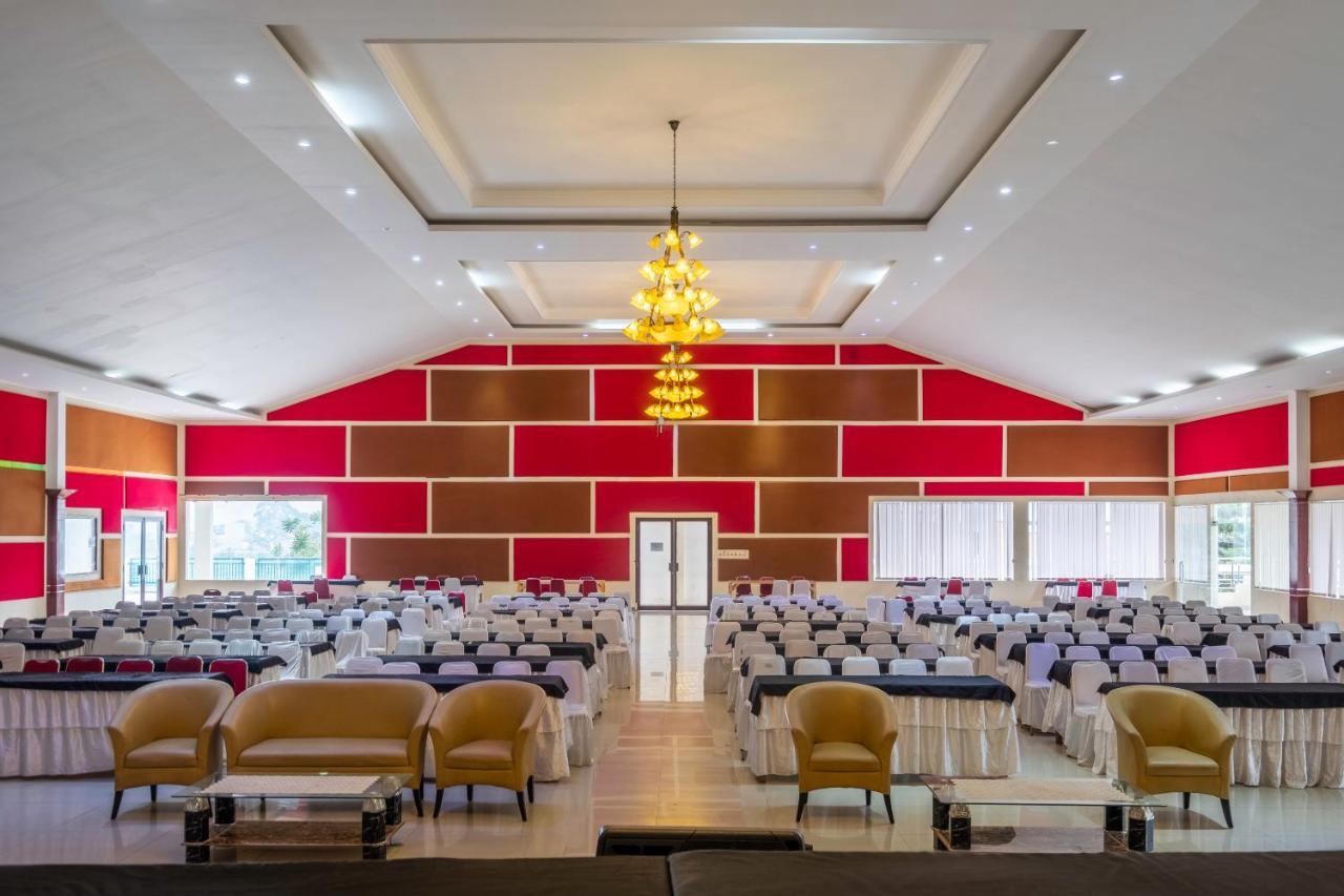 นารีมา รีสอร์ต โฮเต็ล Hotel เล็มบัง ภายนอก รูปภาพ