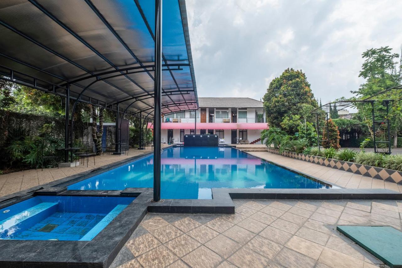 นารีมา รีสอร์ต โฮเต็ล Hotel เล็มบัง ภายนอก รูปภาพ